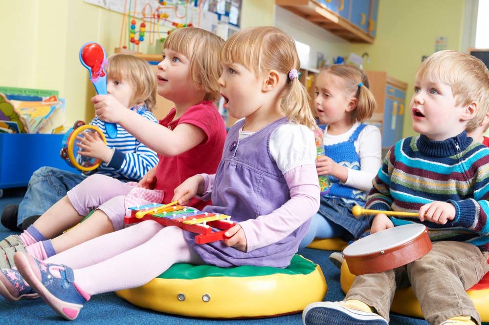 "Горячая линия" по вопросам комплектования и предоставления места в детских садах