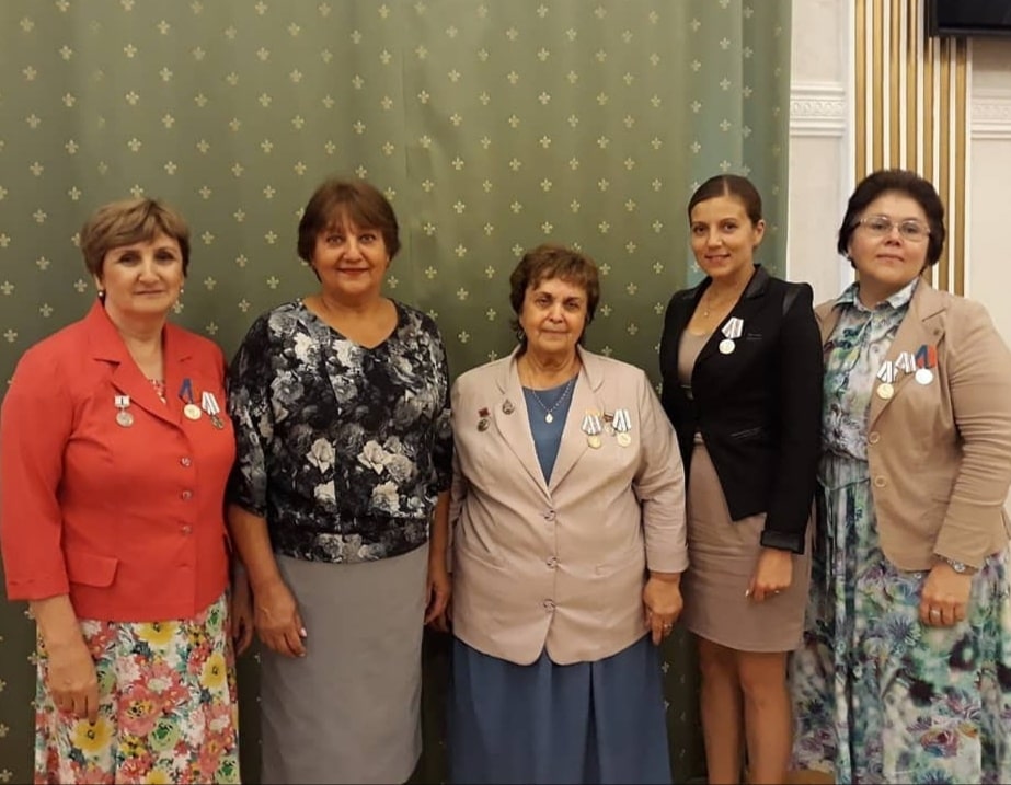 Высоких наград удостоены новокузнецкие учителя